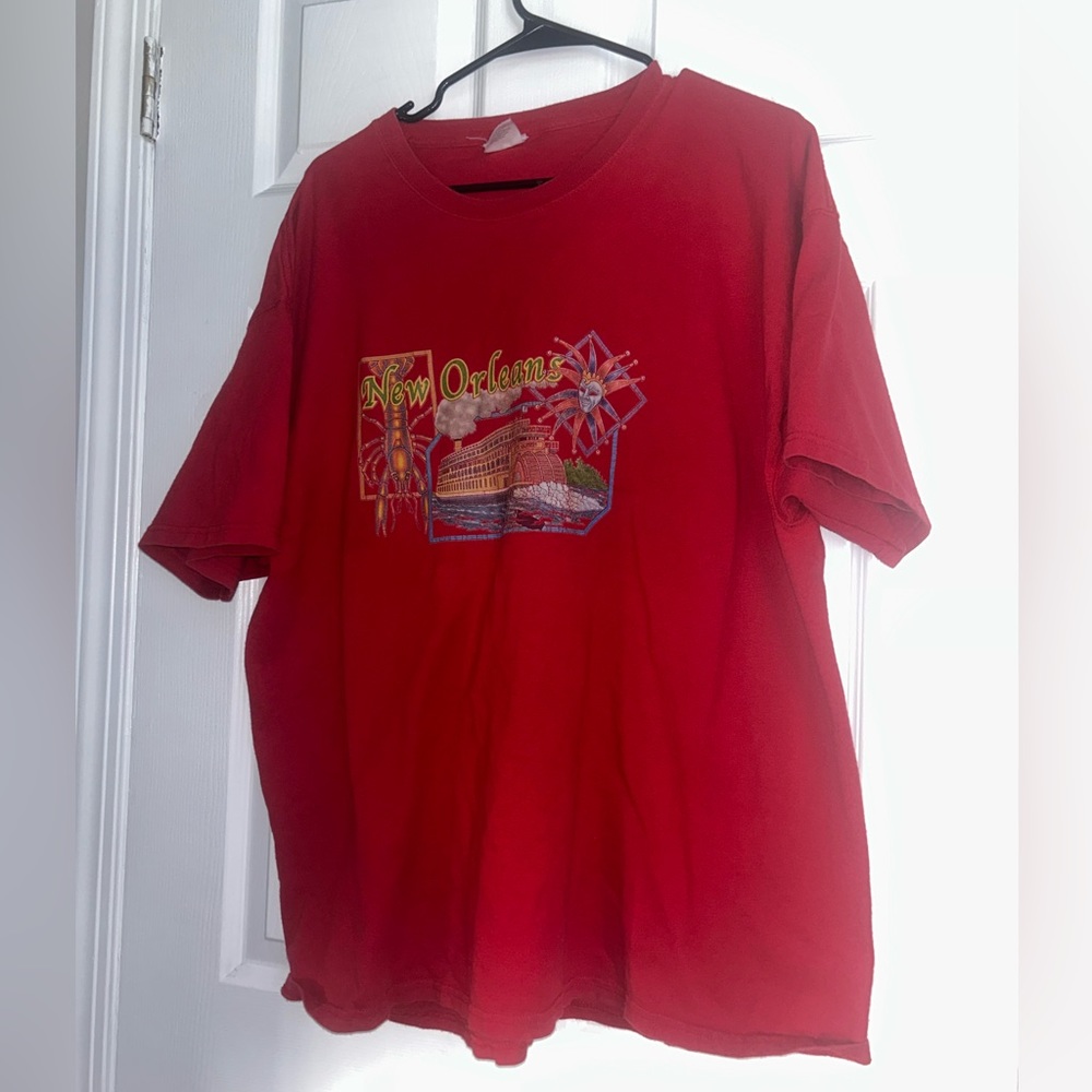 New Orleans Vintage Graphic T-shirt Men's XL Red 100% Cotton‎ Preshrunk.